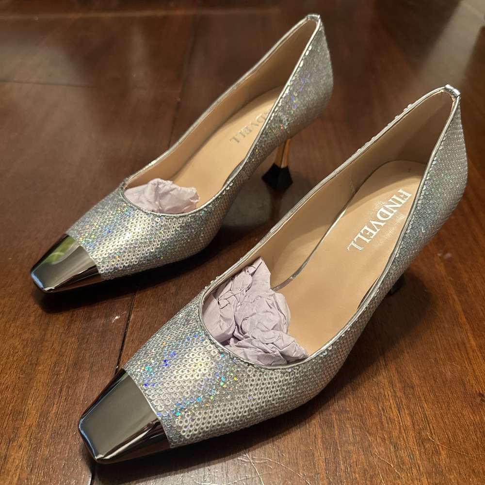 NWOB FINDVELL Silver‎ Sequin Heels Size 6 Cap Toe Kitten Block Party Pumps